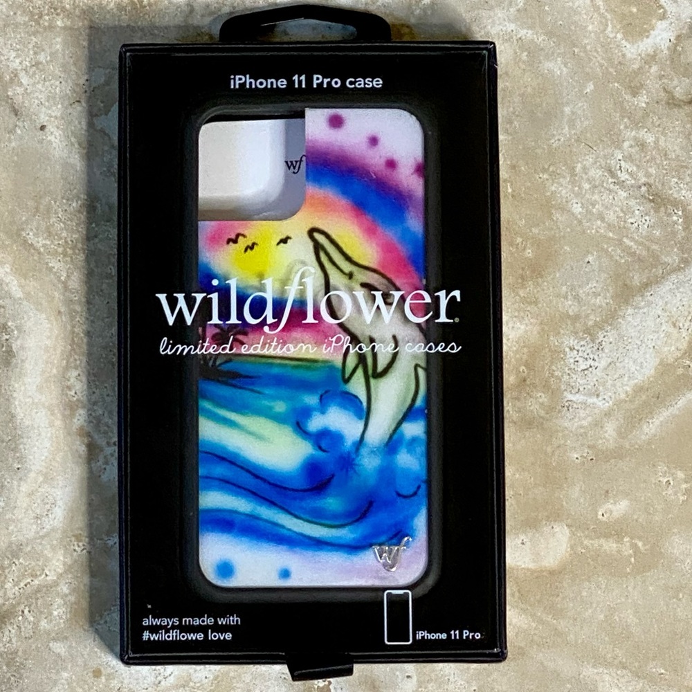 🌟FREE w/Bundle NWT iPhone 11 PRO & iPhone XS/X models Wildflower Maui Case